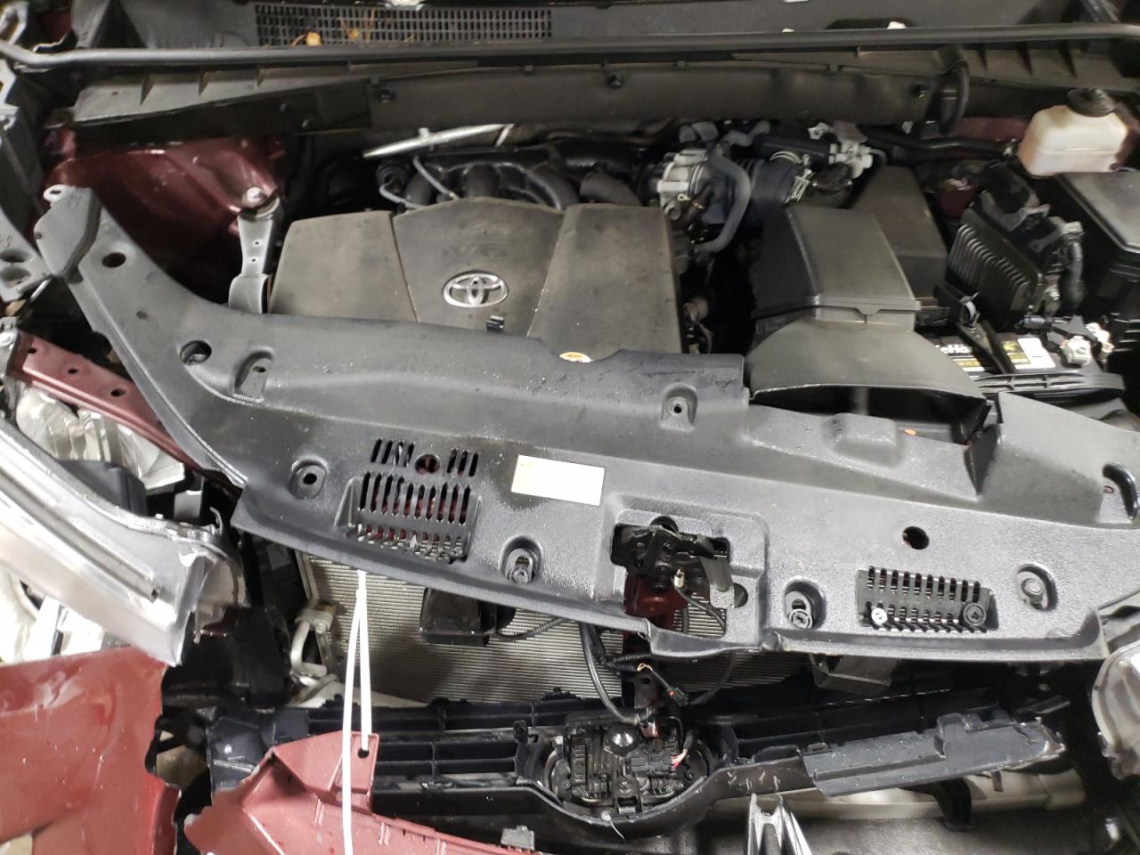 2019 Toyota Highlander VIN 5TDDZRFH4KS998842 Copart auction photo, front end damage thumbnail 11