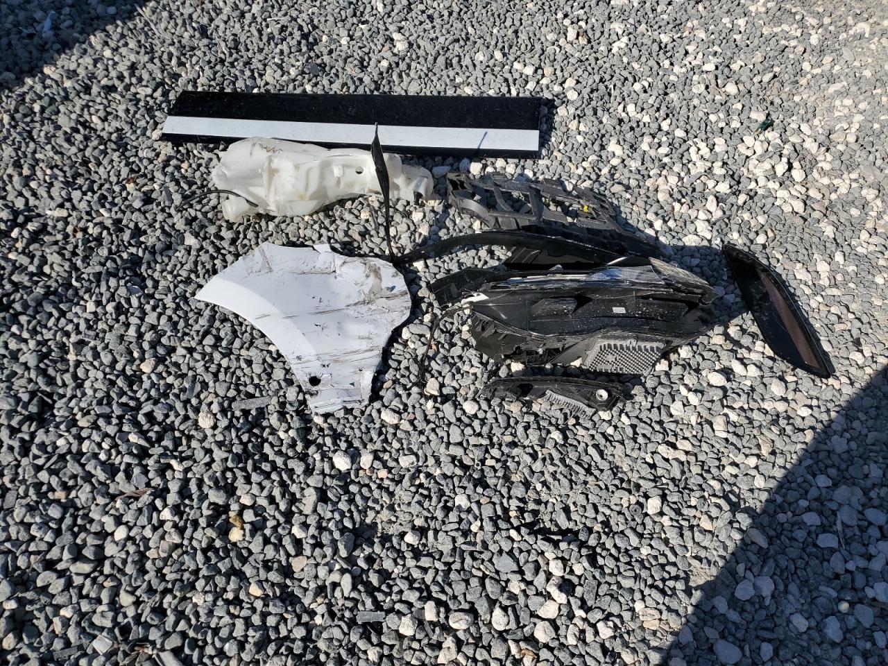 2018 Land Rover Range Rover VIN SALYL2RVXJA716381 Copart auction photo, side / front end damage thumbnail 15