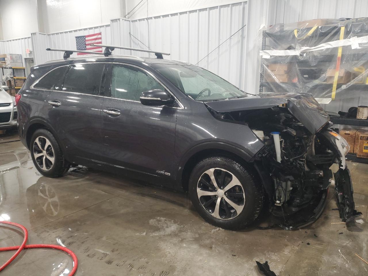 2017 KIA Sorento VIN 5XYPHDA51HG324282 Copart auction photo, front end damage thumbnail 4