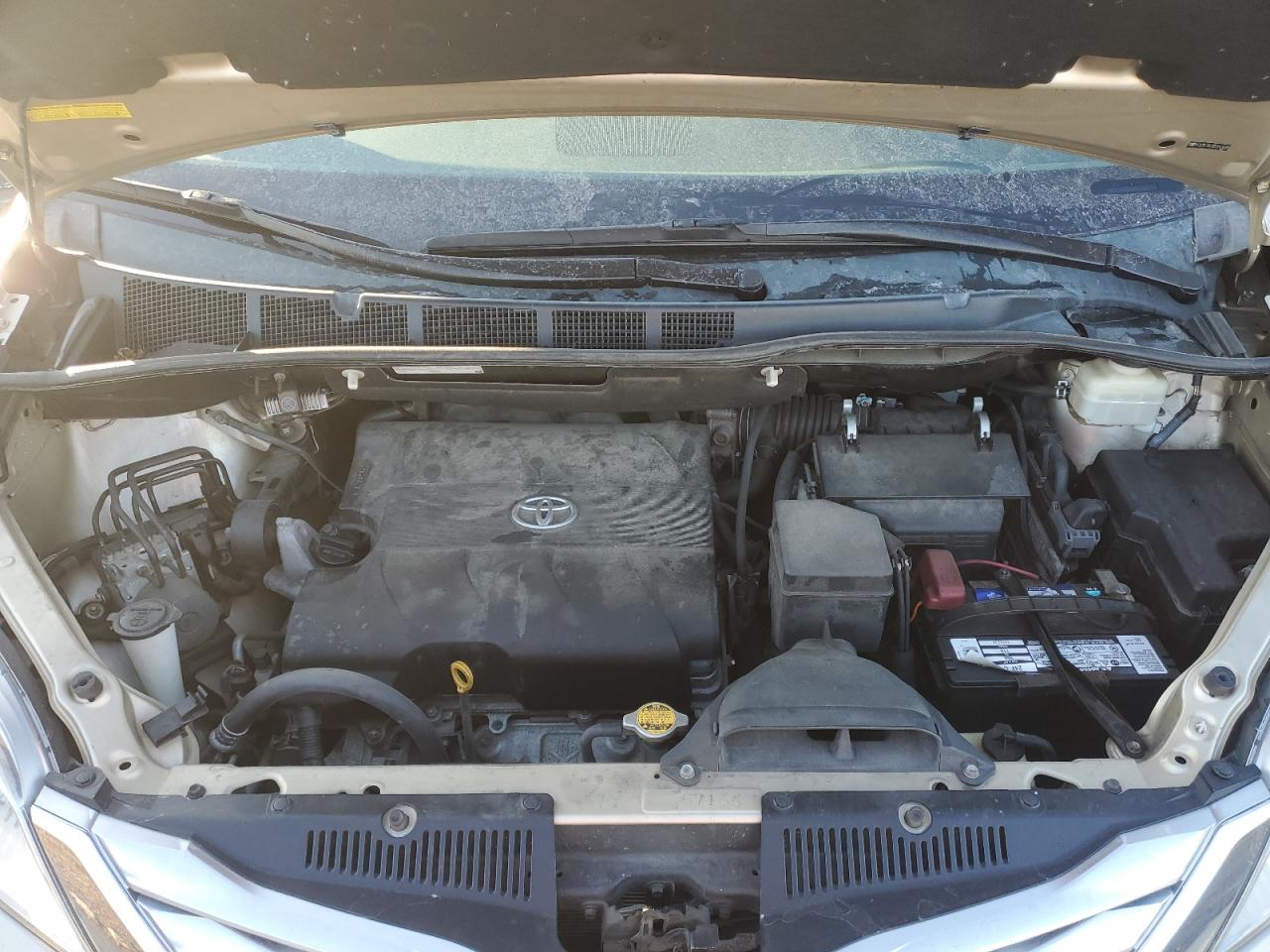 2011 Toyota Sienna VIN 5TDYK3DCXBS041688 Copart auction photo, rear end damage thumbnail 12