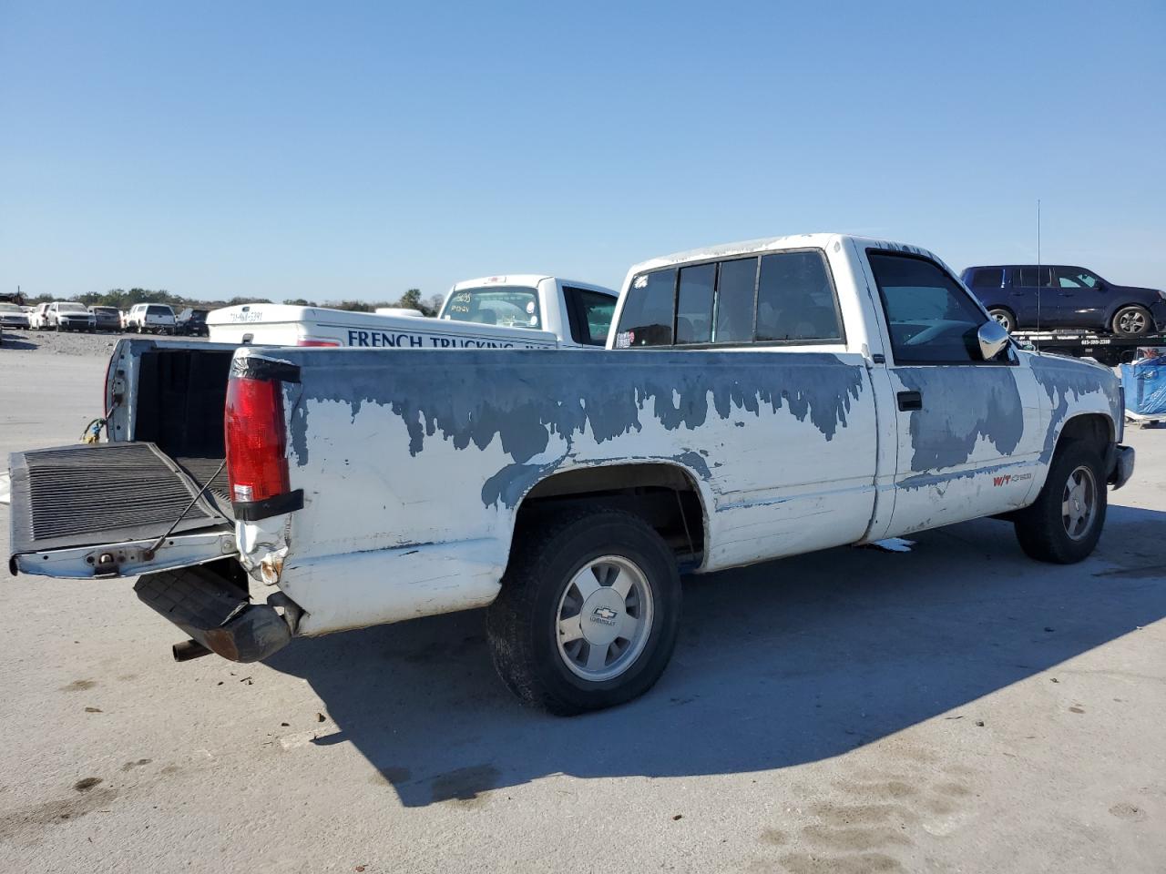 1993 Chevrolet GMT-400 VIN 1GCEC14Z0PZ182767 Copart auction photo, rear end damage thumbnail 3