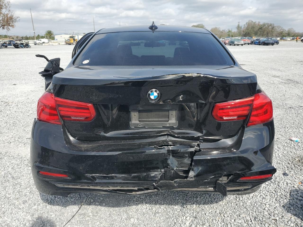 2016 BMW 3er VIN WBA8E9C56GK644887 Copart auction photo, rear end / side damage thumbnail 6