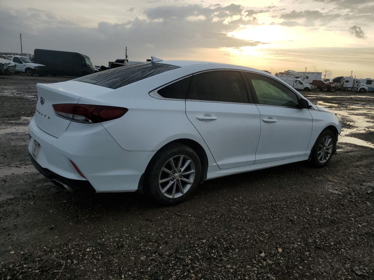 2019 Hyundai Sonata VIN 5NPE24AF3KH791303 Copart auction photo, front end / minor dent/scratches damage thumbnail 3