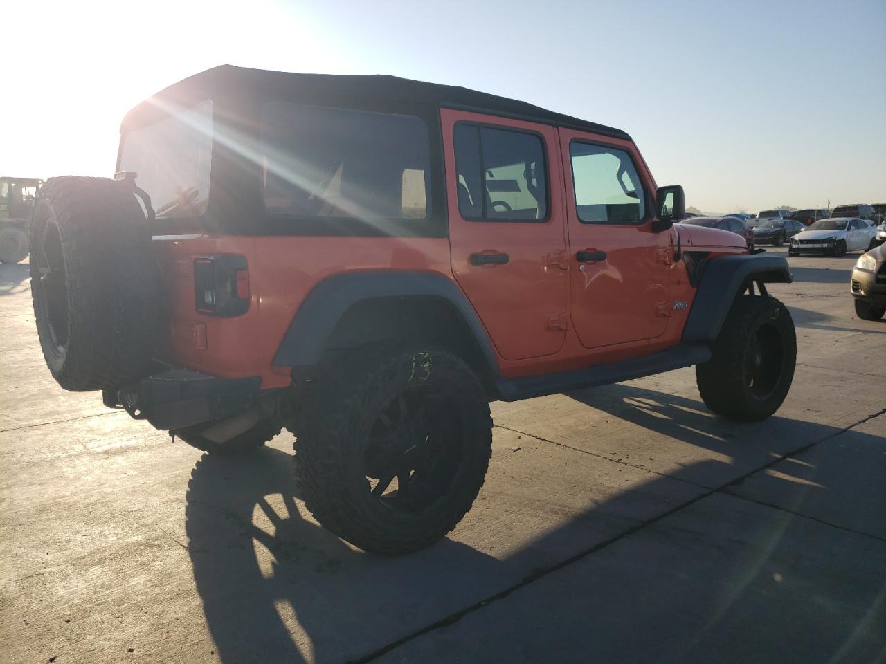 2018 Jeep Wrangler VIN 1C4HJXDG7JW234229 Copart auction photo, front end damage thumbnail 3