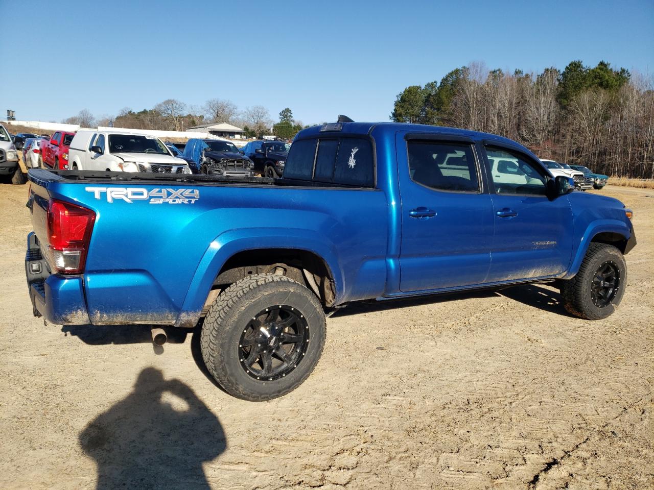 2016 Toyota Tacoma VIN 5TFDZ5BN2GX004937 Copart auction photo, front end / undercarriage damage thumbnail 3
