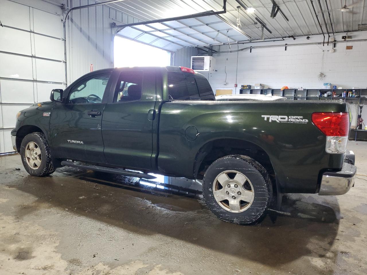 2010 Toyota Tundra VIN 5TFUY5F15AX146362 Copart auction photo, rear end / minor dent/scratches damage thumbnail 2