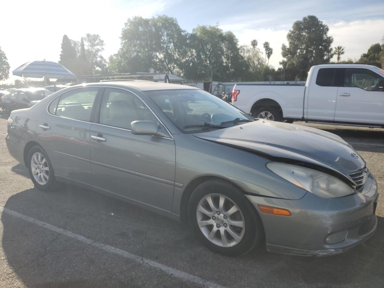 2002 Lexus ES VIN JTHBF30G720013769 Copart auction photo, front end damage thumbnail 4