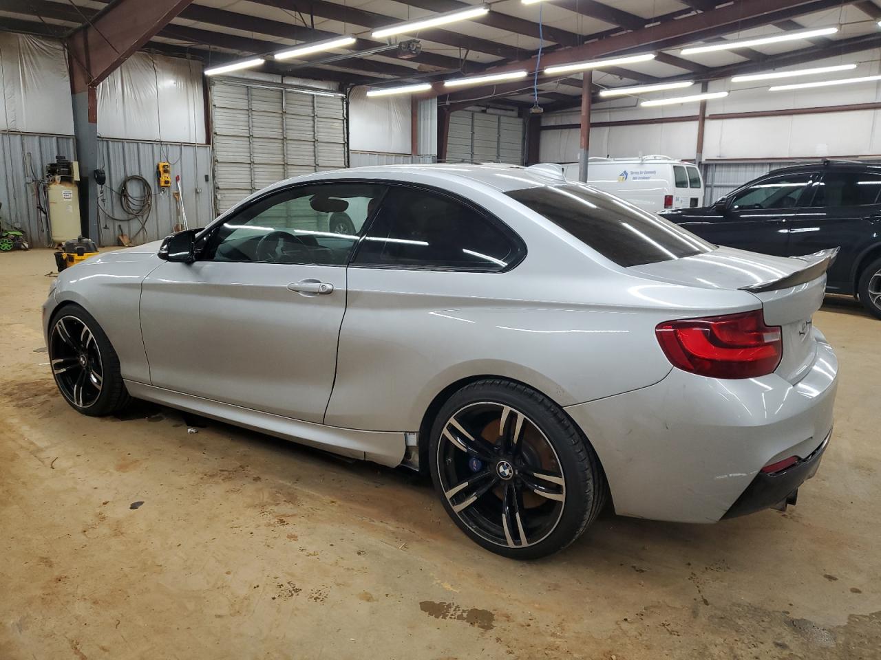 2015 BMW 2er VIN WBA1F5C54FV343572 Copart auction photo, front end damage thumbnail 2