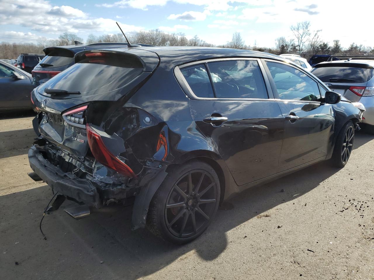 2016 KIA Forte VIN KNAFZ5A39G5631071 Copart auction photo, all over damage thumbnail 3