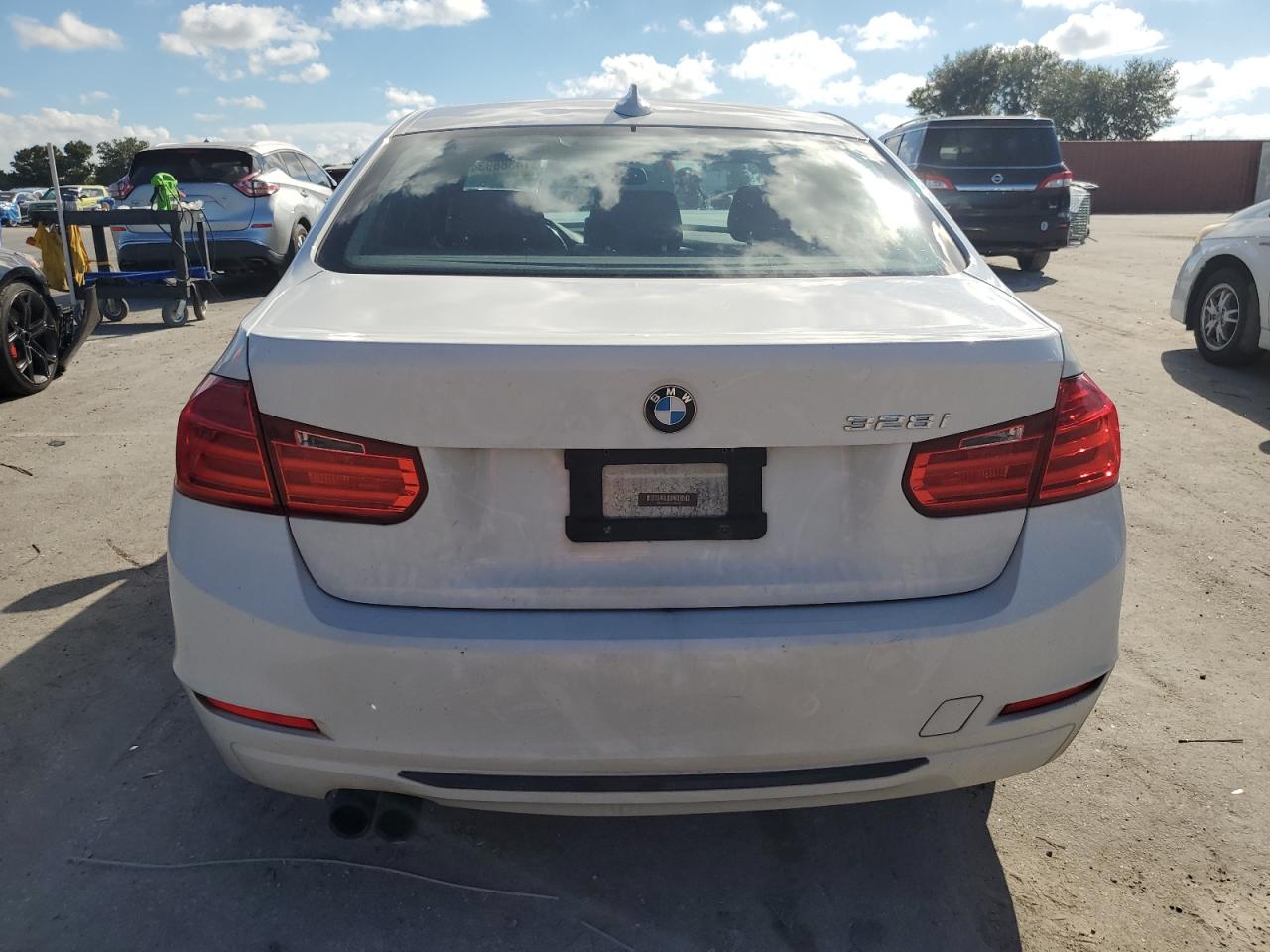 2015 BMW 3er VIN WBA3A5C58FF608947 Copart auction photo, front end damage thumbnail 6