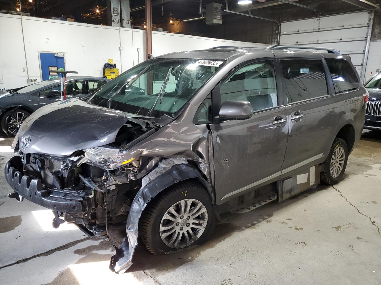 2017 Toyota Sienna VIN 5TDYZ3DC9HS810234