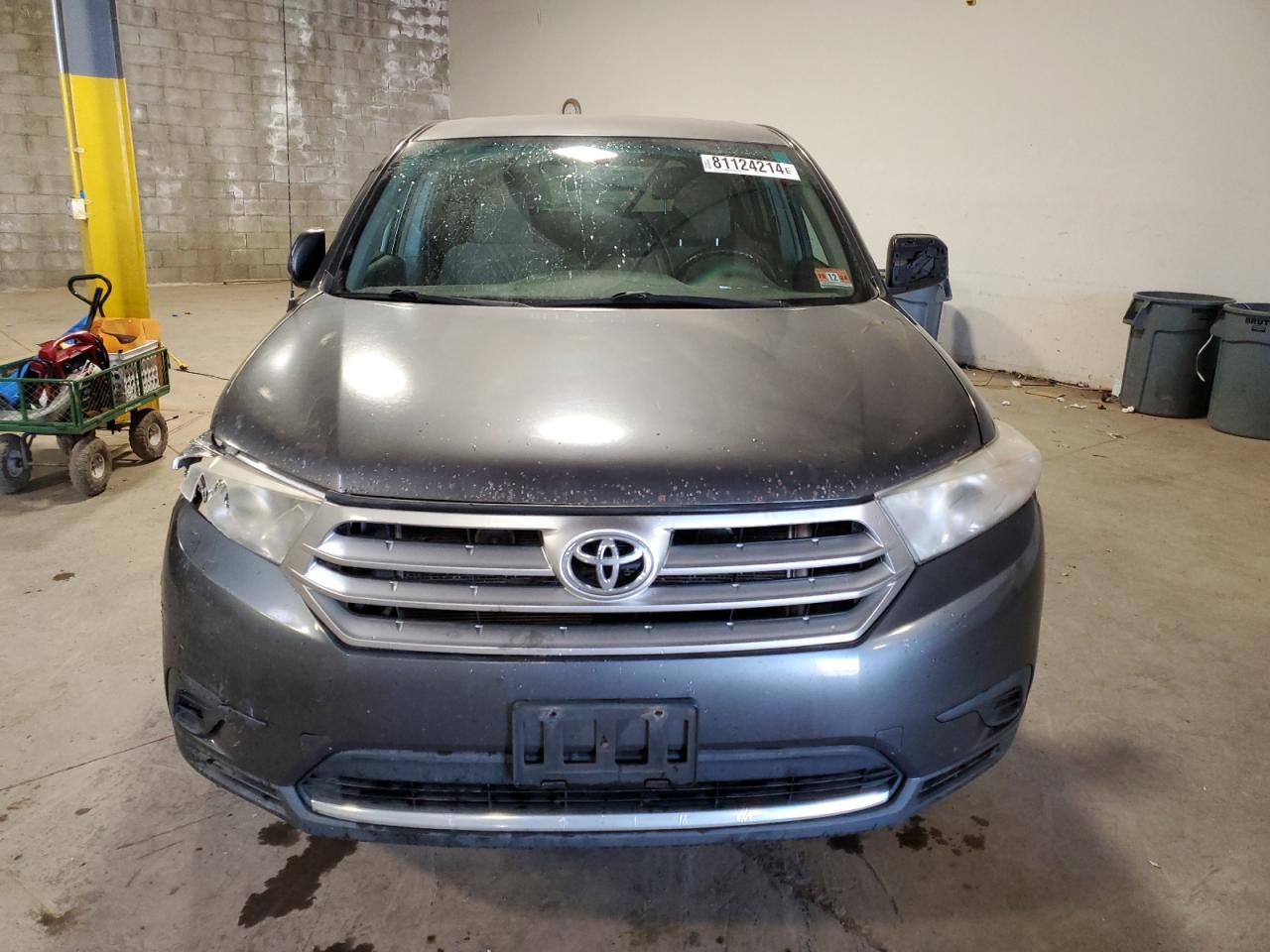 2011 Toyota Highlander VIN 5TDZK3EH5BS049177 Copart auction photo, front end damage thumbnail 5