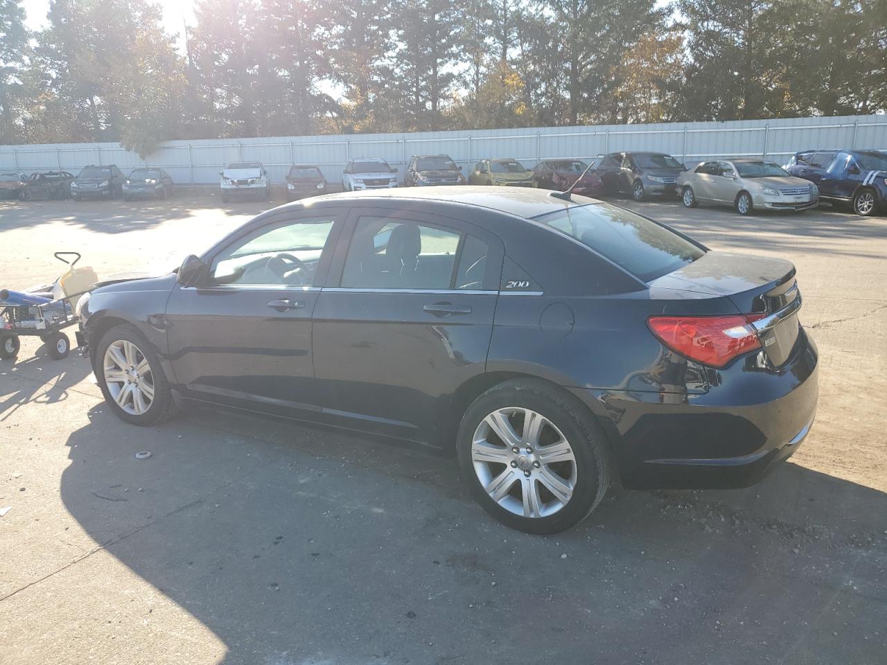 2013 Chrysler 200 VIN 1C3CCBBG9DN532788 Copart auction photo, front end / minor dent/scratches damage thumbnail 2