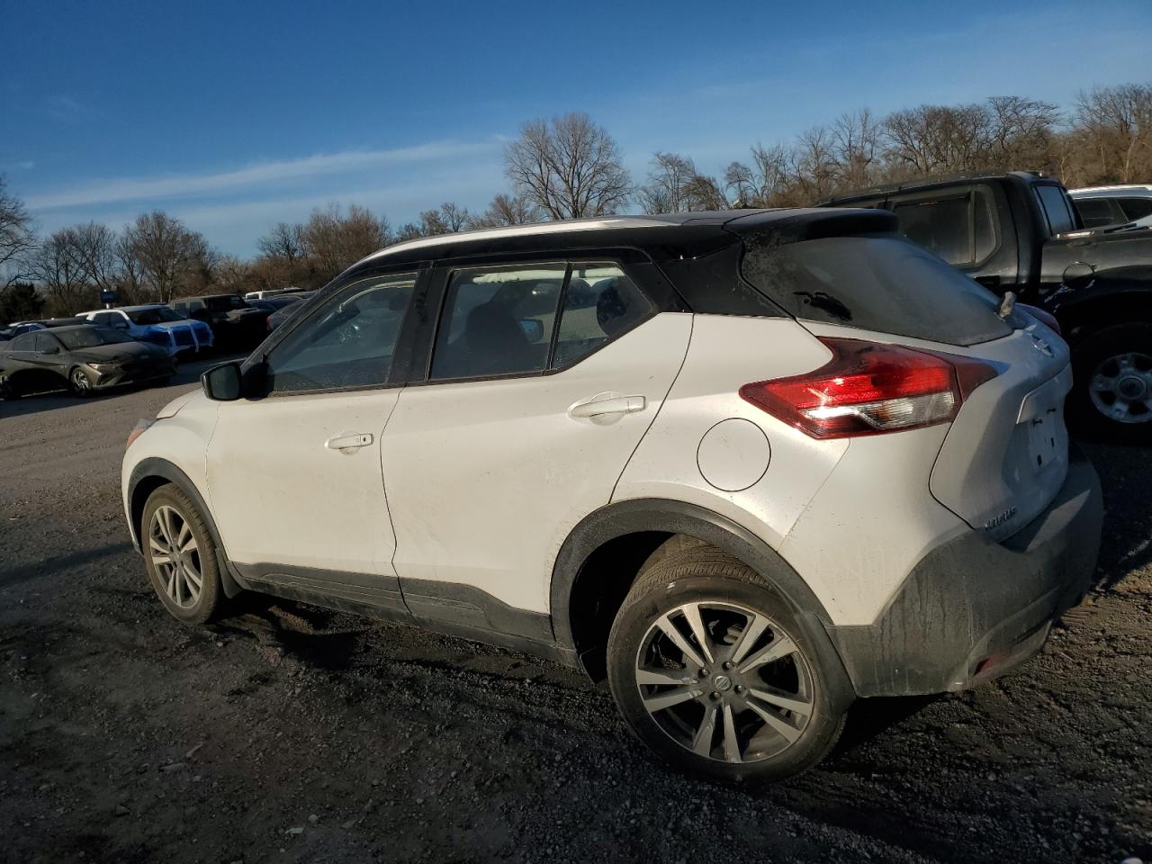 2018 Nissan Kicks VIN 3N1CP5CU5JL542657 Copart auction photo, side / undercarriage damage thumbnail 2