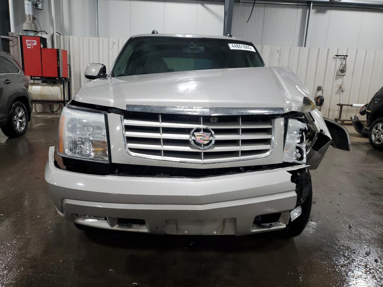 2005 Cadillac Escalade VIN 1GYEK63NX5R142170 Copart auction photo, front end damage thumbnail 5