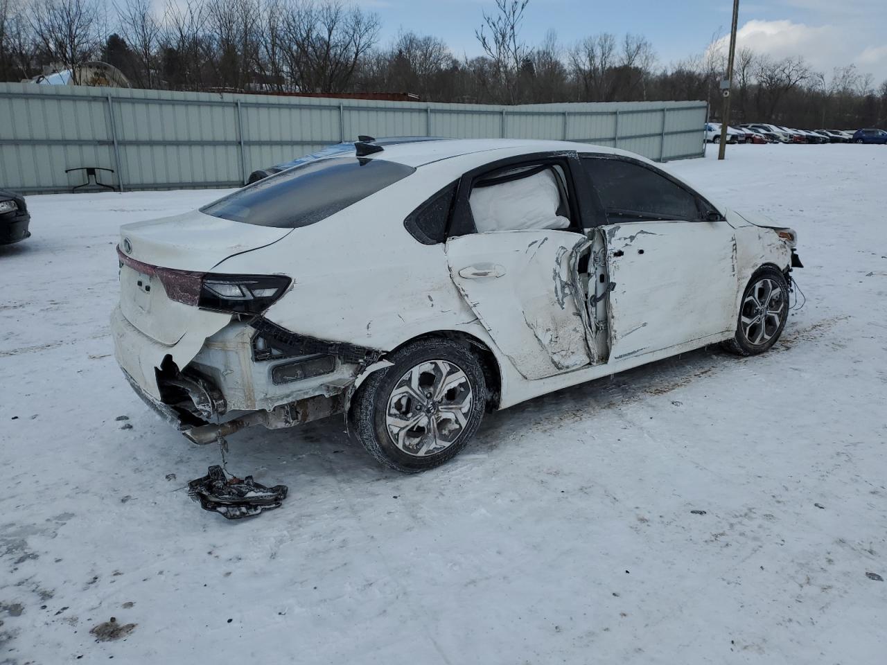 2021 KIA Forte VIN 3KPF24ADXME298602 Copart auction photo, all over damage thumbnail 3