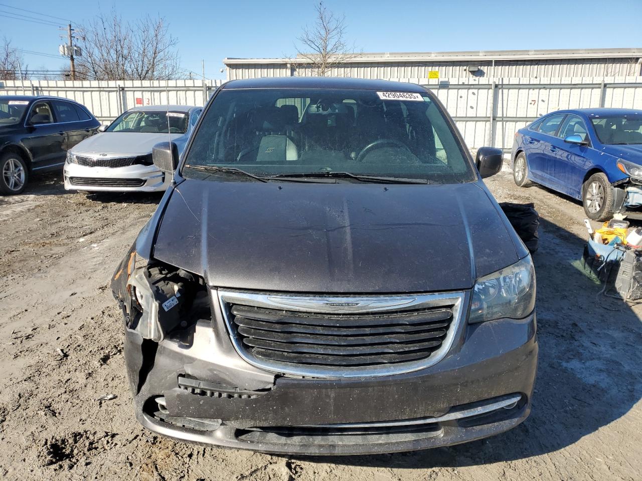 2016 Chrysler Town & Country VIN 2C4RC1HG0GR120306 Copart auction photo, front end damage thumbnail 5