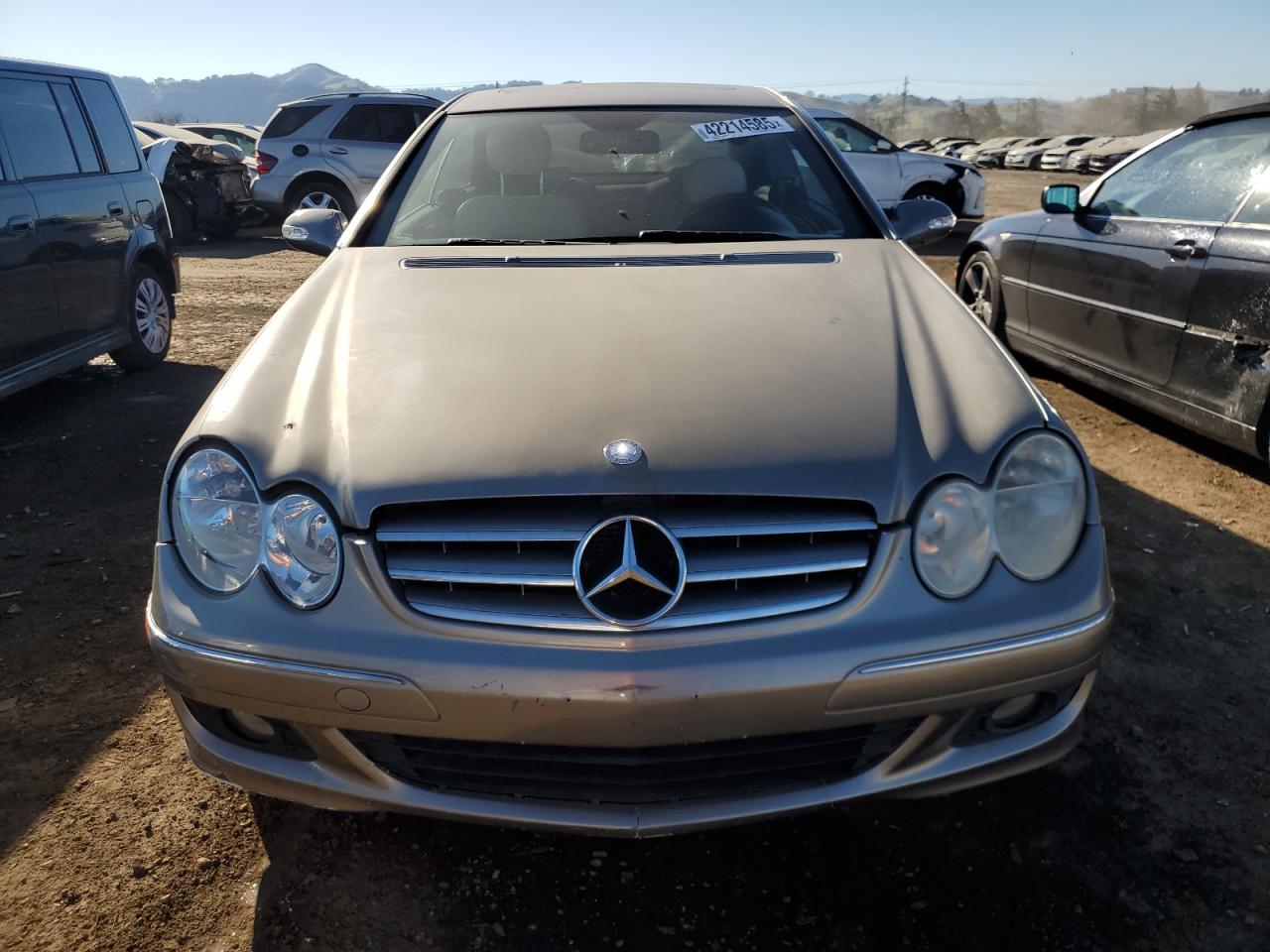 2009 Mercedes-Benz CLK-klasse VIN WDBTJ56H89F270509 Copart auction photo, front end damage thumbnail 5