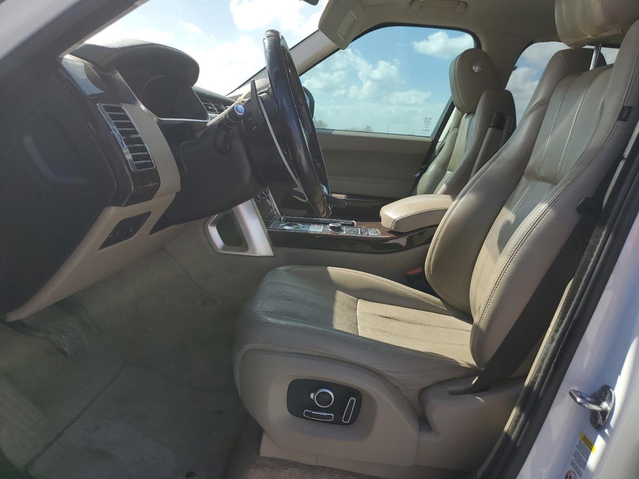 2017 Land Rover Range Rover VIN SALGS2FK4HA330428 Copart auction photo, water/flood / minor dent/scratches damage thumbnail 7