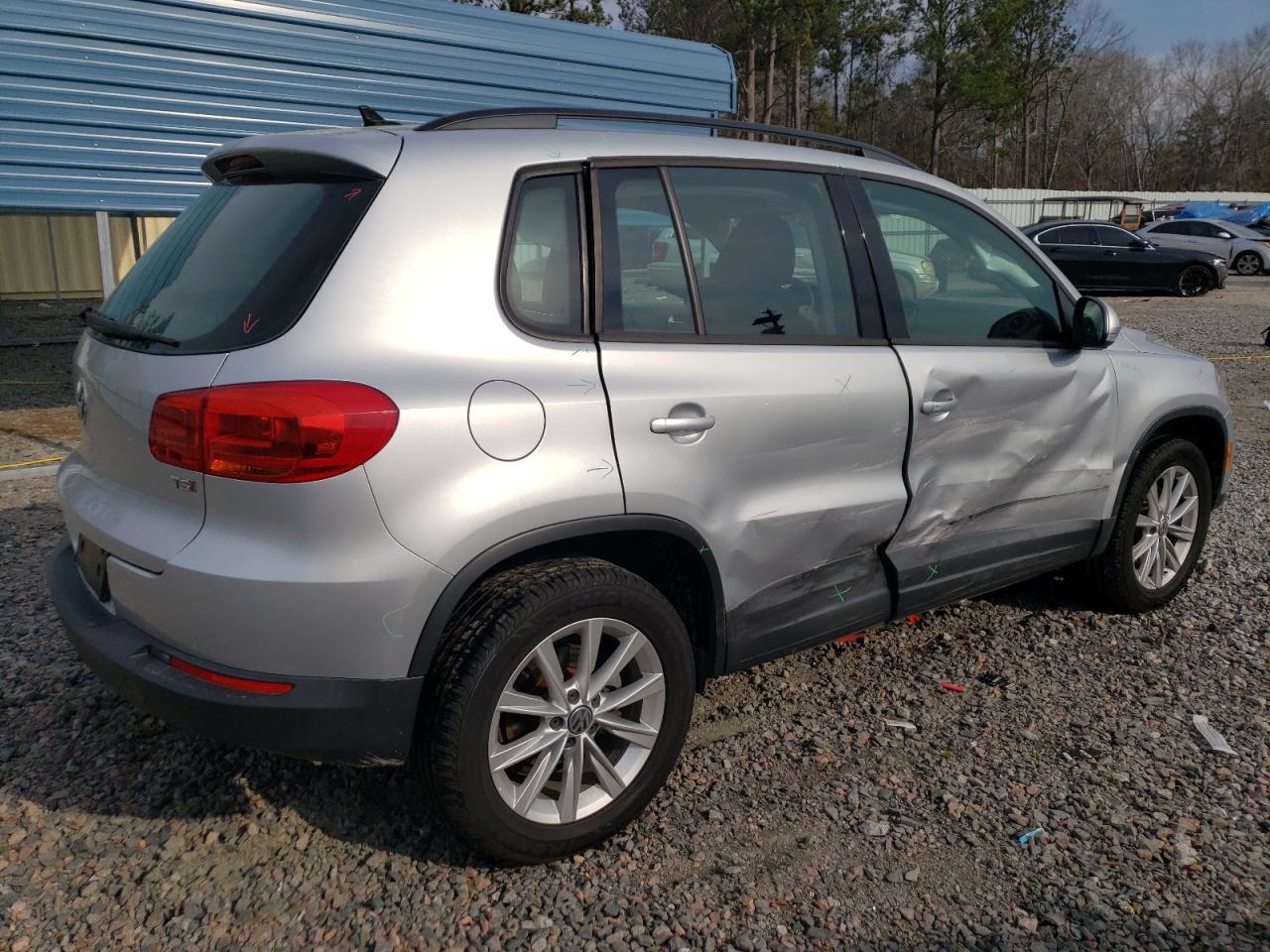 2017 Volkswagen Tiguan VIN WVGAV7AX3HK044001 Copart auction photo, side / minor dent/scratches damage thumbnail 3