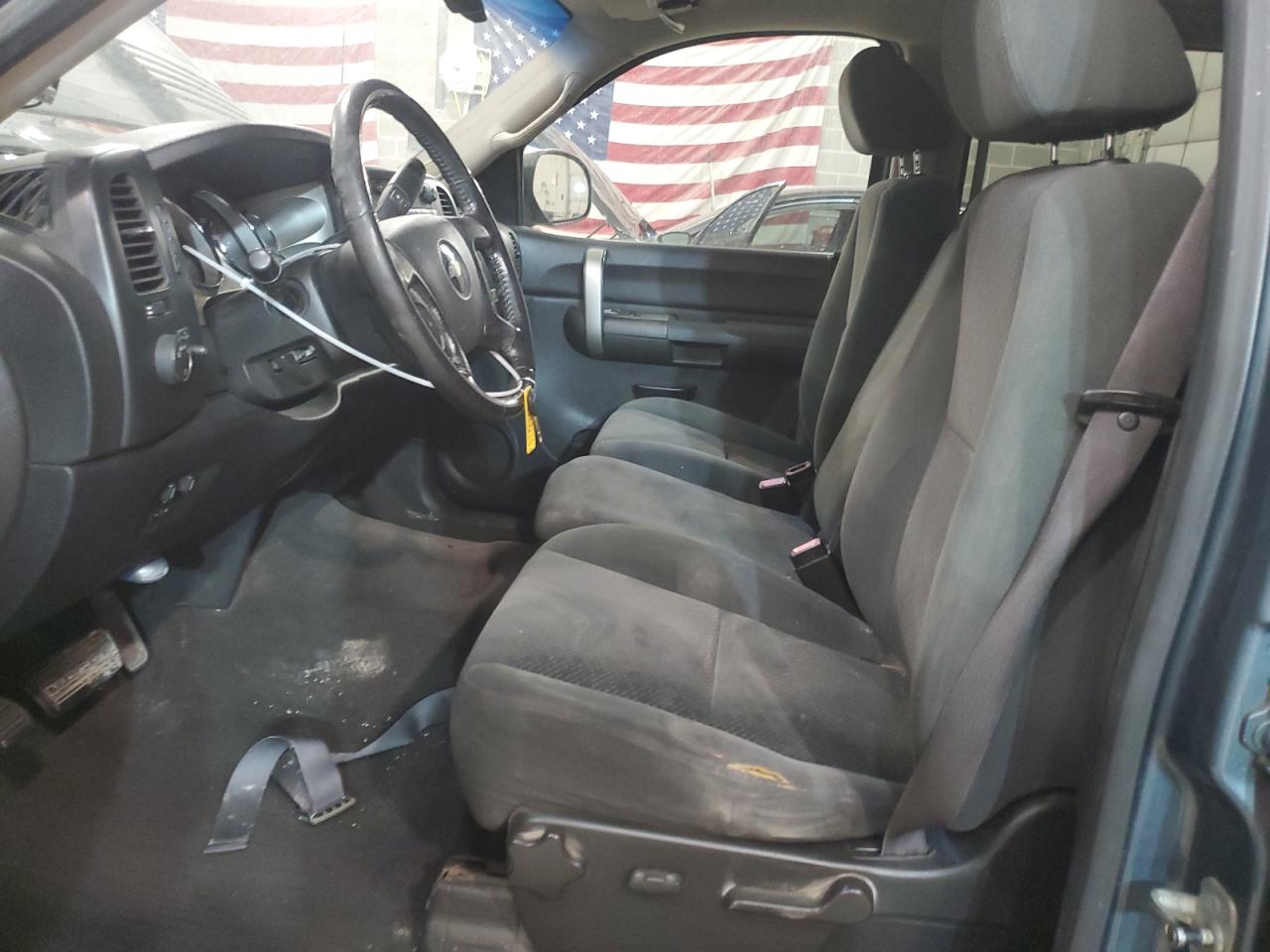 2008 Chevrolet Silverado VIN 1GCHK23K28F183545 Copart auction photo, front end / side damage thumbnail 7