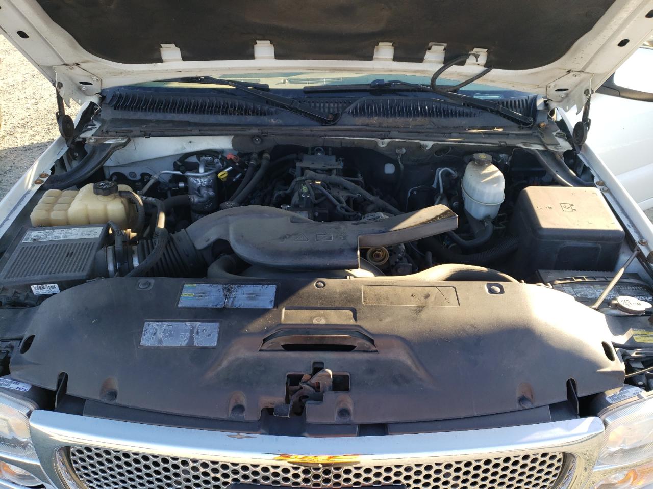 2004 GMC Yukon VIN 1GKFK66U24J122655 Copart auction photo, rear end damage thumbnail 12