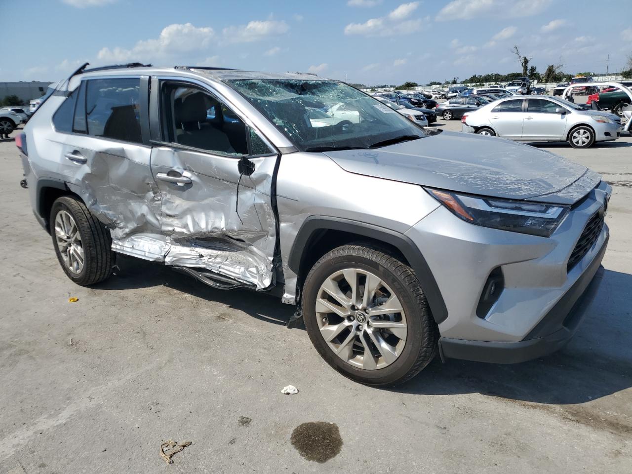2024 Toyota RAV 4 VIN 2T3C1RFV3RC274269 Copart auction photo, rollover damage thumbnail 4