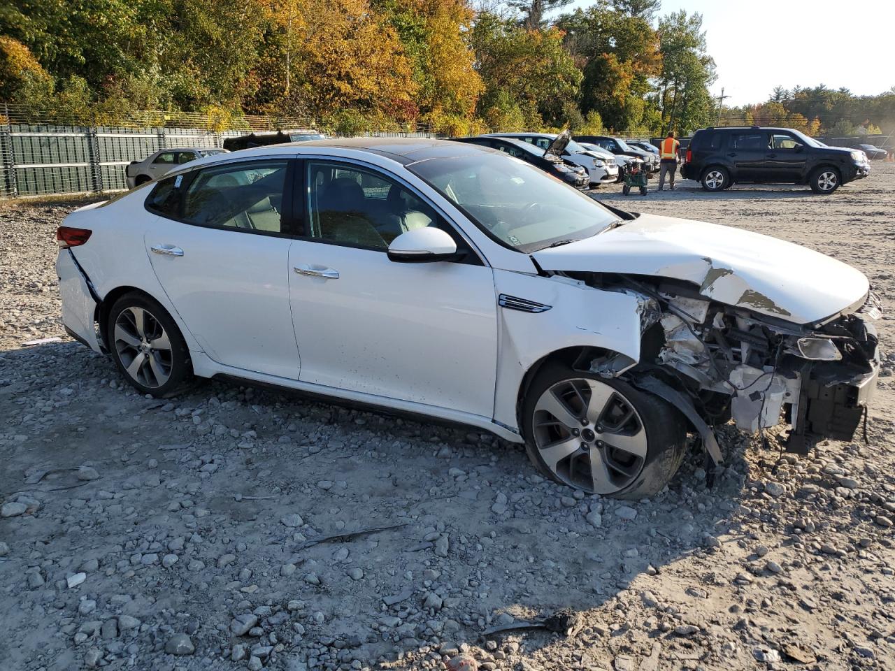 2019 KIA Optima VIN 5XXGT4L34KG318014 Copart auction photo, front end damage thumbnail 4