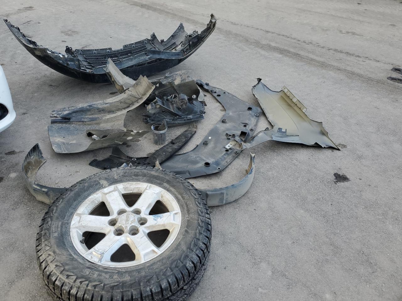 2014 GMC Acadia VIN 1GKKVNED5EJ319841 Copart auction photo, all over / undercarriage damage thumbnail 15