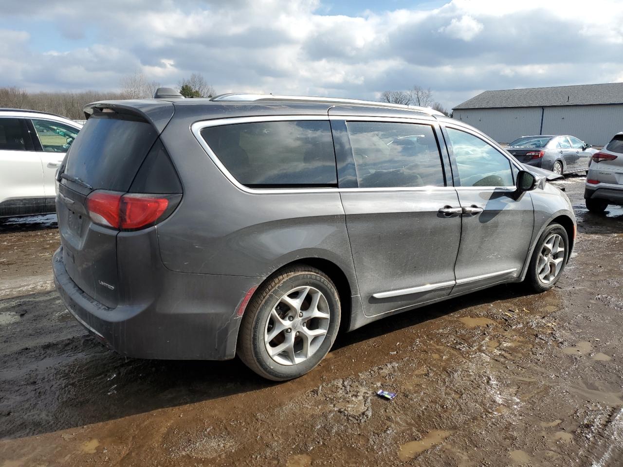 2020 Chrysler Pacifica VIN 2C4RC1GG4LR199202 Copart auction photo, front end damage thumbnail 3