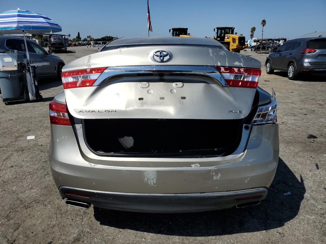 2013 Toyota Avalon VIN 4T1BK1EBXDU019698 Copart auction photo, rear end / minor dent/scratches damage thumbnail 6