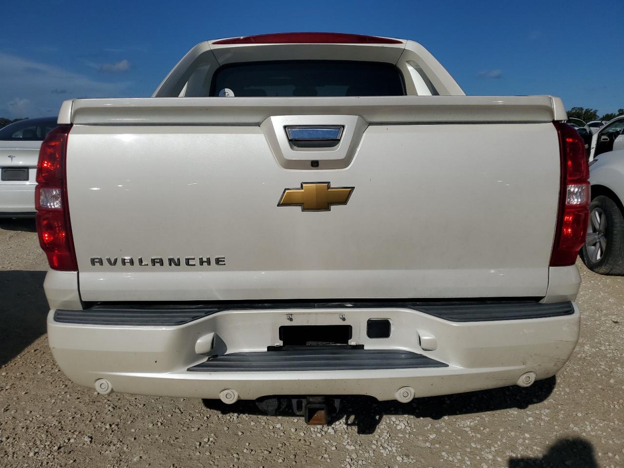 2012 Chevrolet Avalanche VIN 3GNTKGE70CG195269 Copart auction photo, water/flood damage thumbnail 6