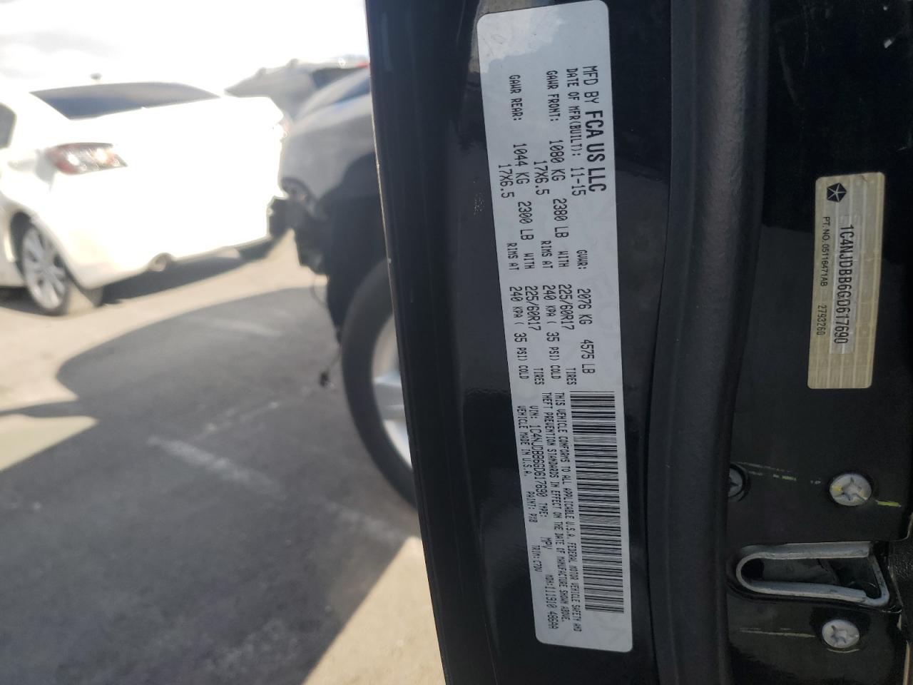 2016 Jeep Compass VIN 1C4NJDBB6GD617690 Copart auction photo, front end damage thumbnail 14