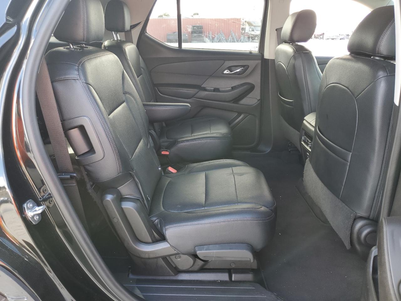 2021 Chevrolet Traverse VIN 1GNERGKWXMJ257678 Copart auction photo, side / front end damage thumbnail 11