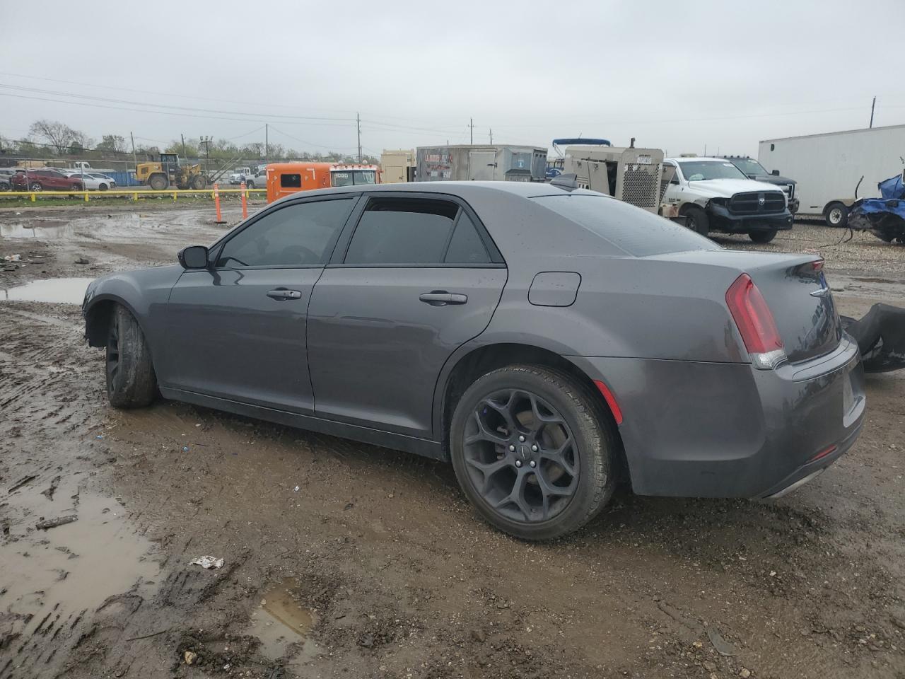 2020 Chrysler 300 VIN 2C3CCAAG0LH115708 Copart auction photo, front end / rear end damage thumbnail 2