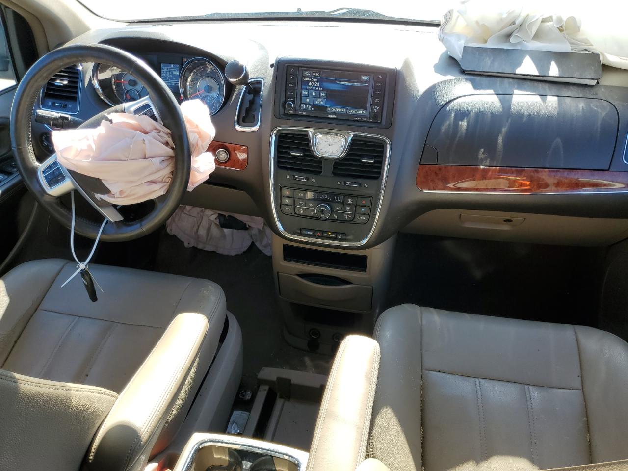 2016 Chrysler Town & Country VIN 2C4RC1BG3GR303742 Copart auction photo, front end / undercarriage damage thumbnail 8