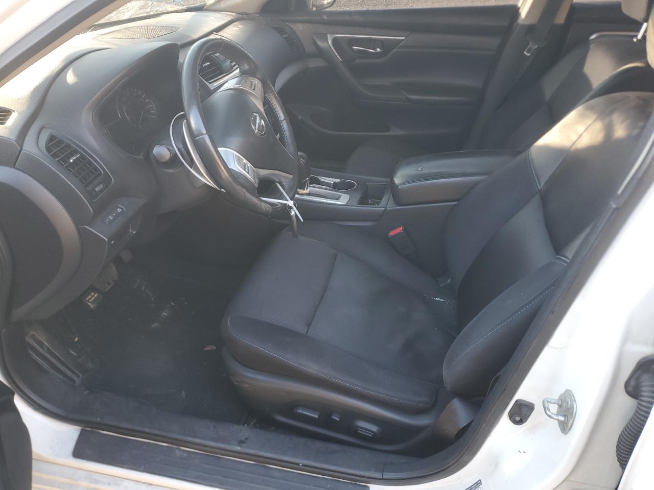 2016 Nissan Altima VIN 1N4AL3AP1GN321136 Copart auction photo, vandalism damage thumbnail 7