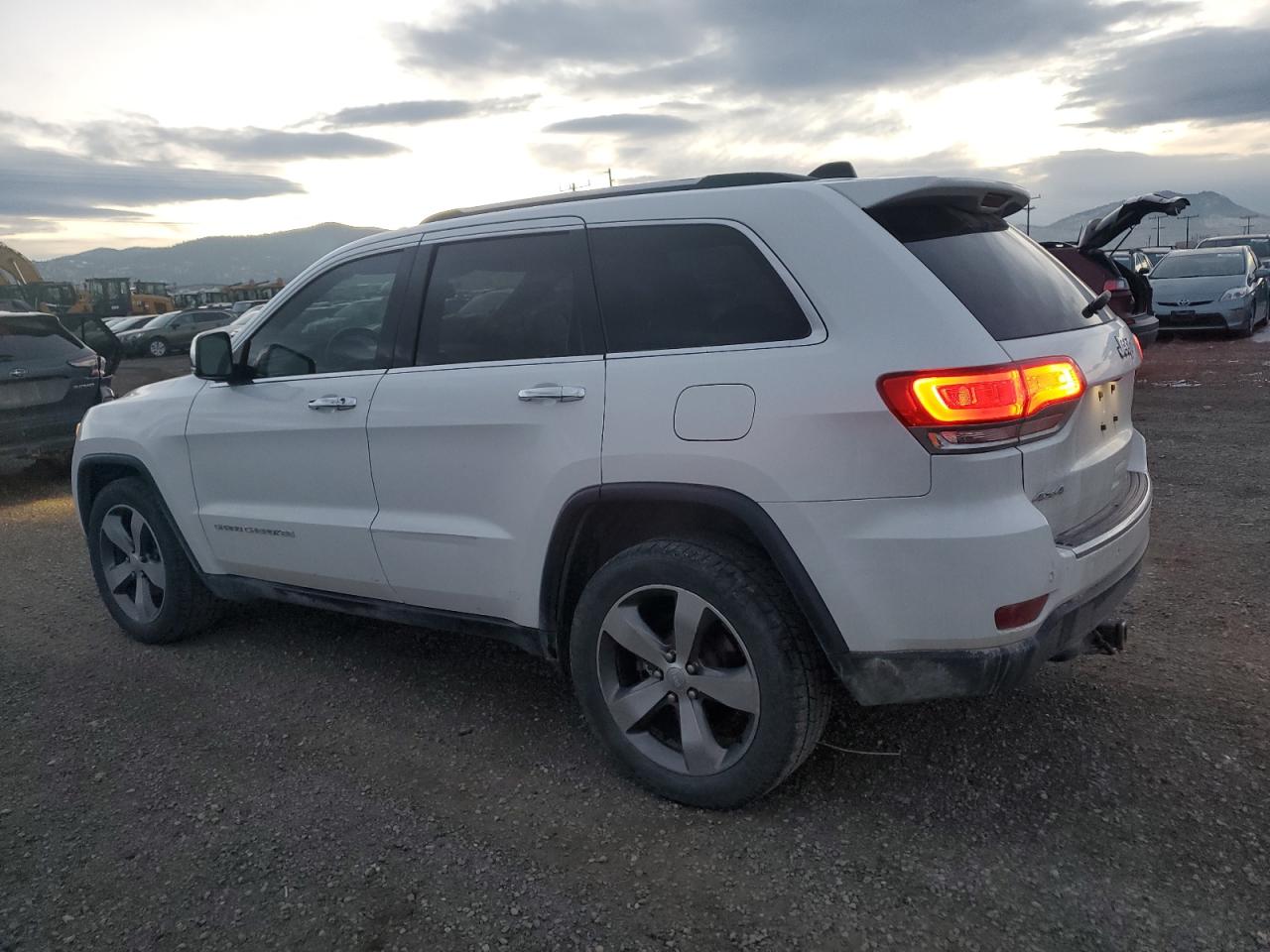 2015 Jeep Grand Cherokee VIN 1C4RJFBG3FC726962 Copart auction photo, front end damage thumbnail 2