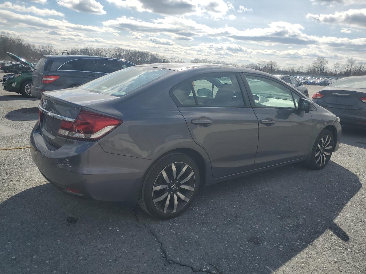 2015 Honda Civic VIN 2HGFB2F95FH507827 Copart auction photo, front end / side damage thumbnail 3