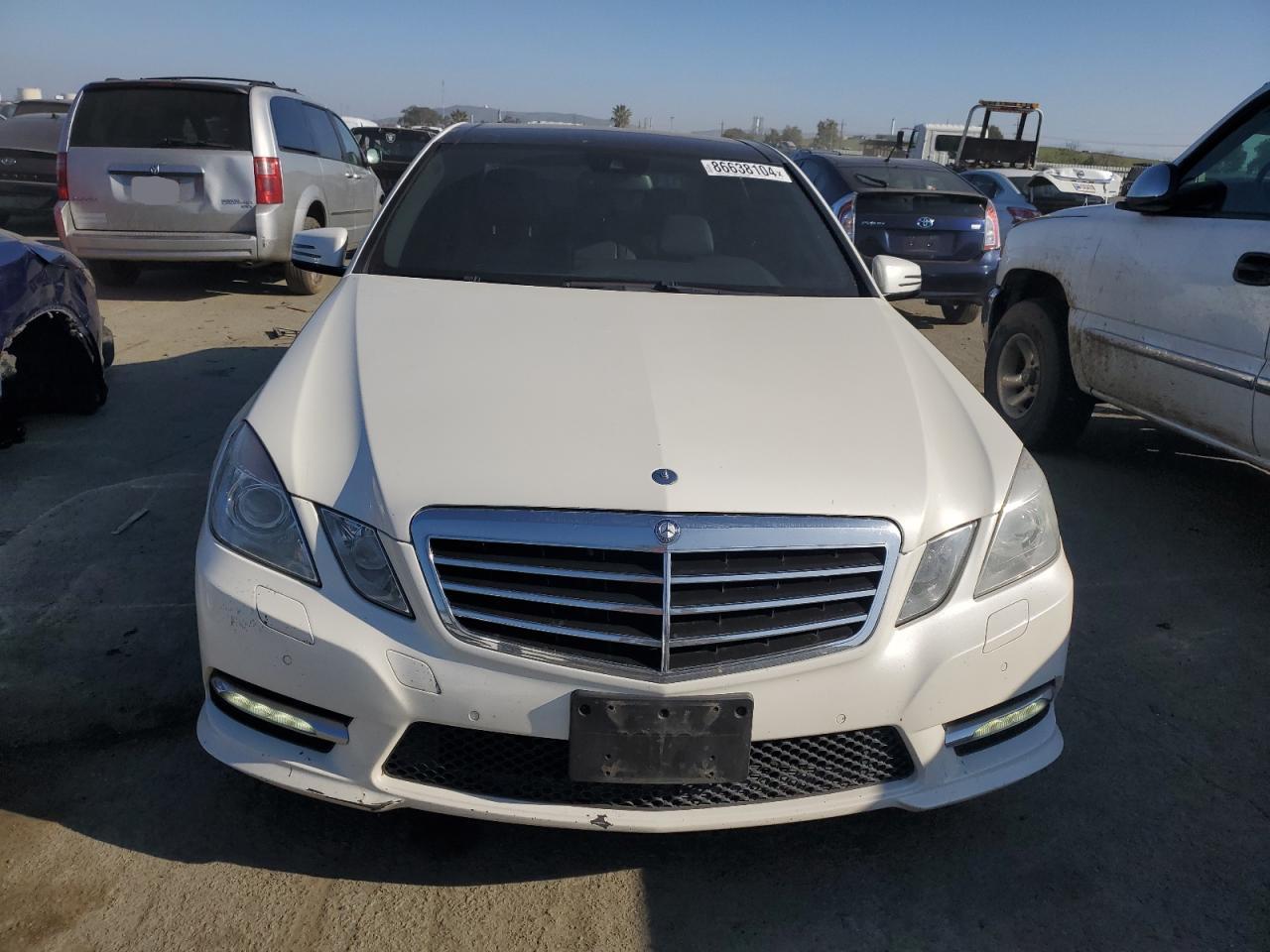 2012 Mercedes-Benz E-klasse VIN WDDHF5KB5CA609957 Copart auction photo, all over damage thumbnail 5