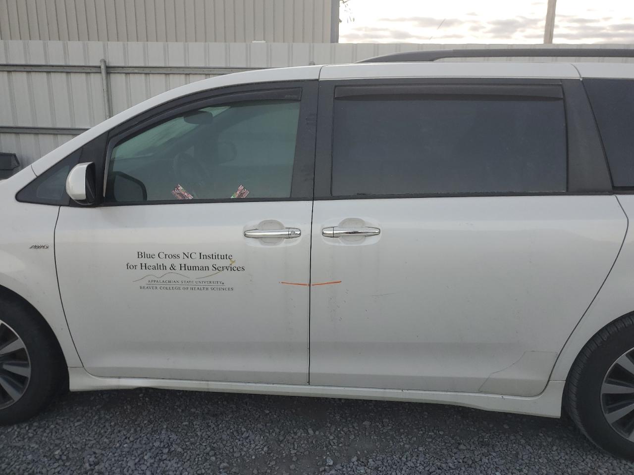 2020 Toyota Sienna VIN 5TDDZ3DC9LS228299 Copart auction photo, water/flood damage thumbnail 13