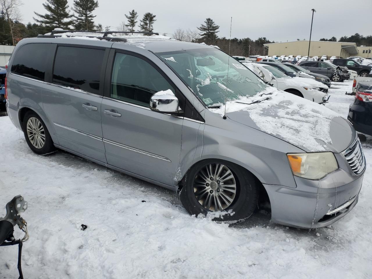 2013 Chrysler Town & Country VIN 2C4RC1CG3DR589778 Copart auction photo, mechanical / front end damage thumbnail 4