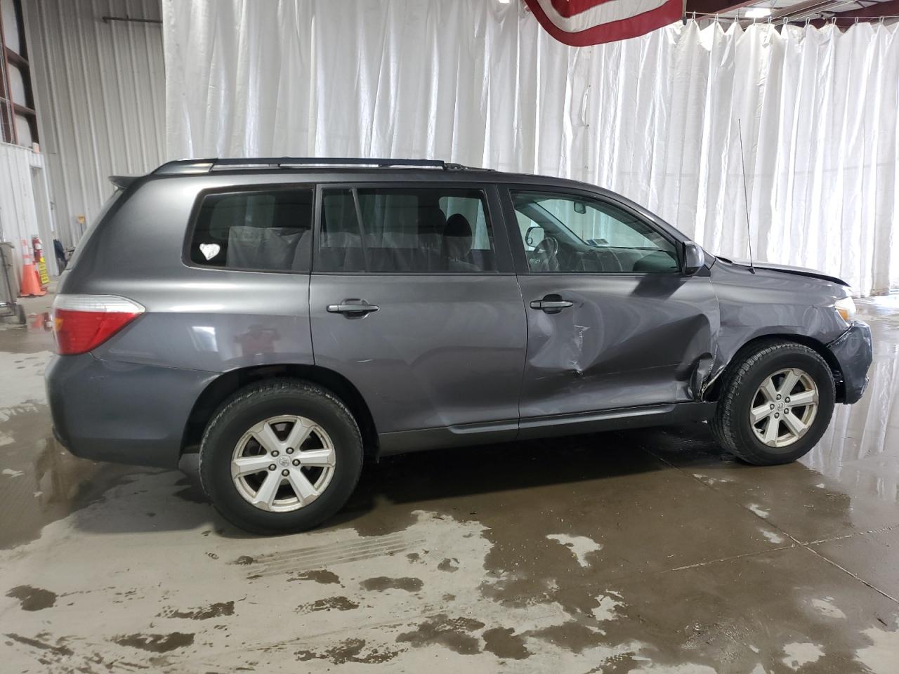 2010 Toyota Highlander VIN 5TDBK3EH7AS017430 Copart auction photo, side damage thumbnail 3