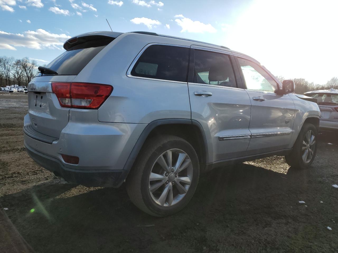 2011 Jeep Grand Cherokee VIN 1J4RR4GG1BC684088 Copart auction photo, front end damage thumbnail 3