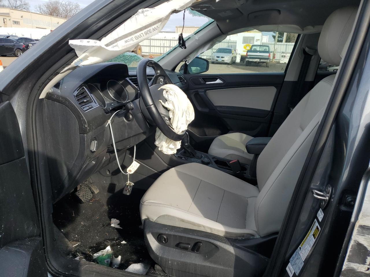 2019 Volkswagen Tiguan VIN 3VV2B7AX8KM144128 Copart auction photo, front end / side damage thumbnail 7