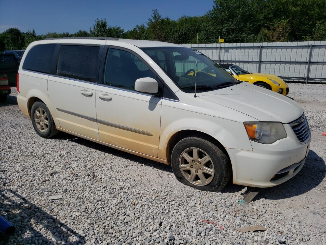 2013 Chrysler Town & Country VIN 2C4RC1BG1DR577825 Copart auction photo, front end damage thumbnail 4