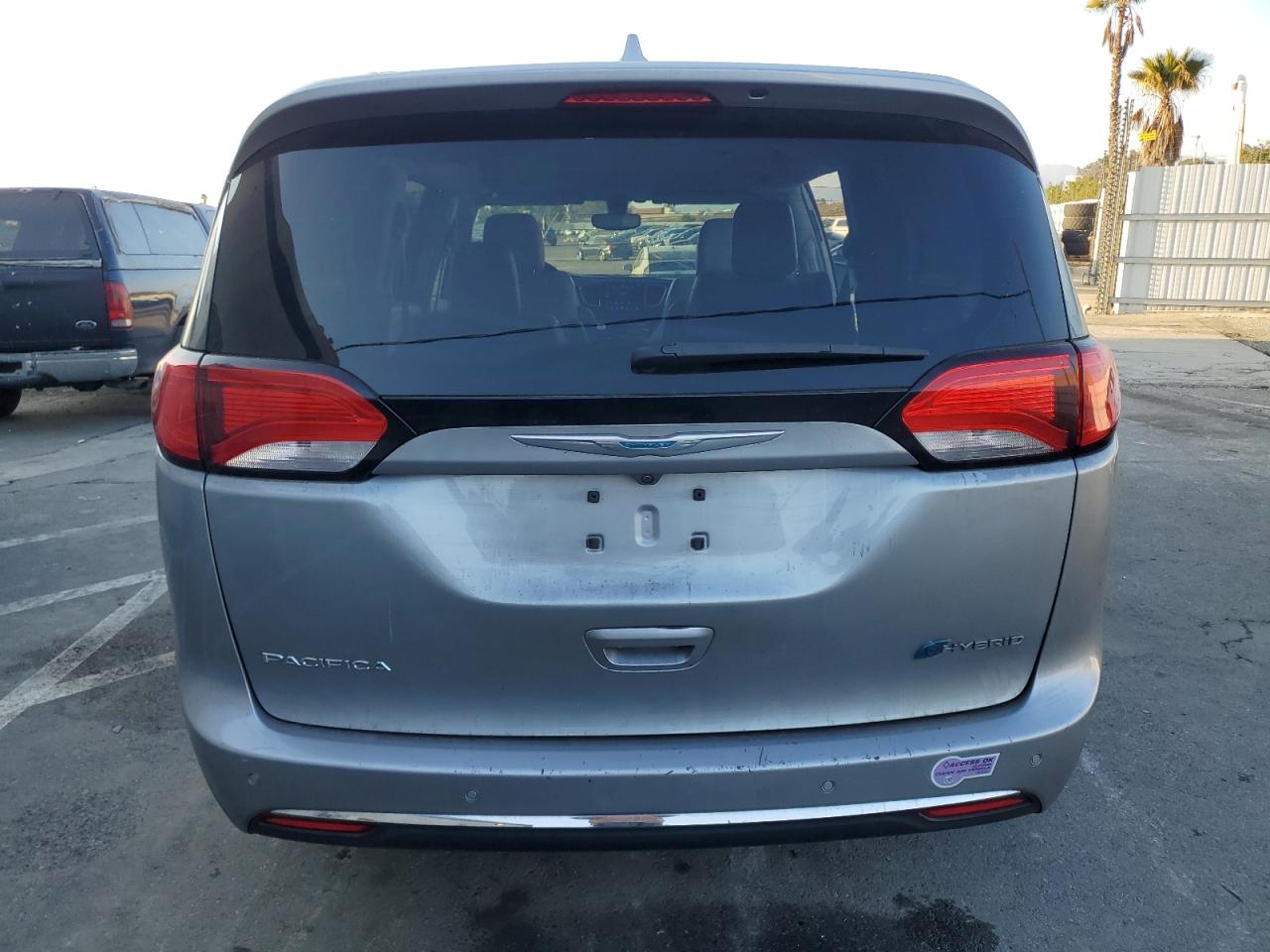 2019 Chrysler Pacifica VIN 2C4RC1L70KR590352 Copart auction photo, side damage thumbnail 6