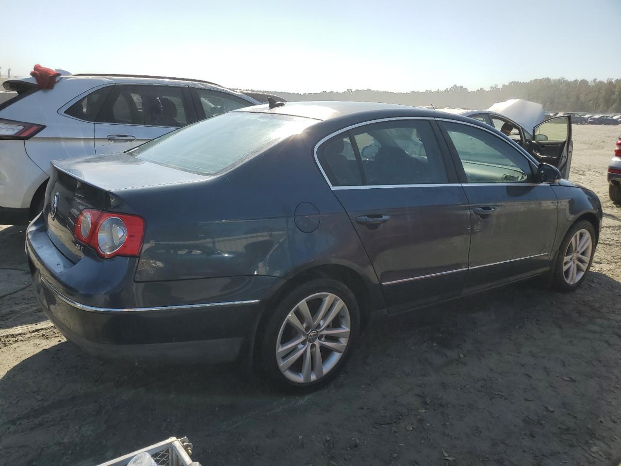 2007 Volkswagen Passat VIN WVWAK73C27P013010 Copart auction photo, water/flood damage thumbnail 3