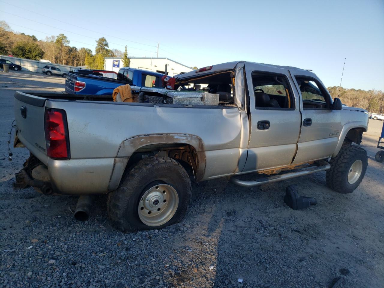 2004 Chevrolet Silverado VIN 1GCHK23194F134179 Copart auction photo, all over damage thumbnail 3