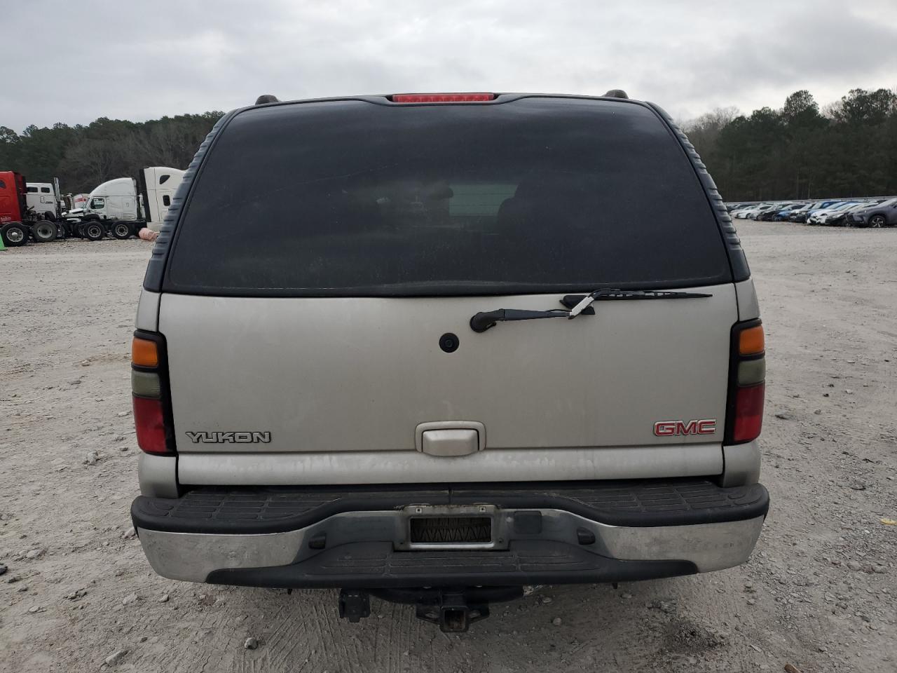2005 GMC Yukon VIN 1GKEC13V55R161252 Copart auction photo, front end damage thumbnail 6